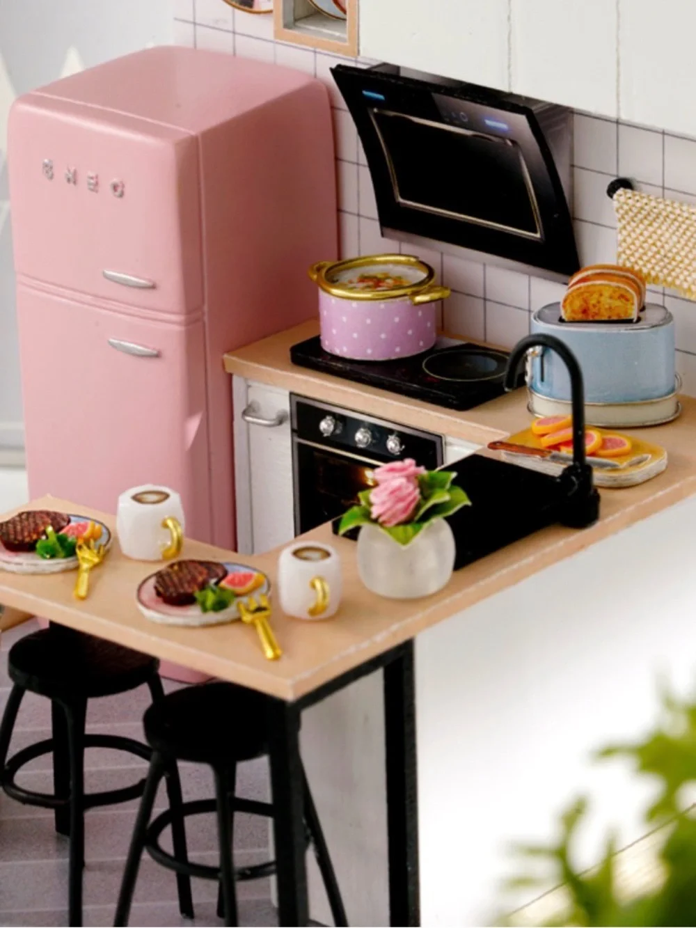 Taste of Life: Corner of Happiness Miniature Kitchen Diorama (NWOT)